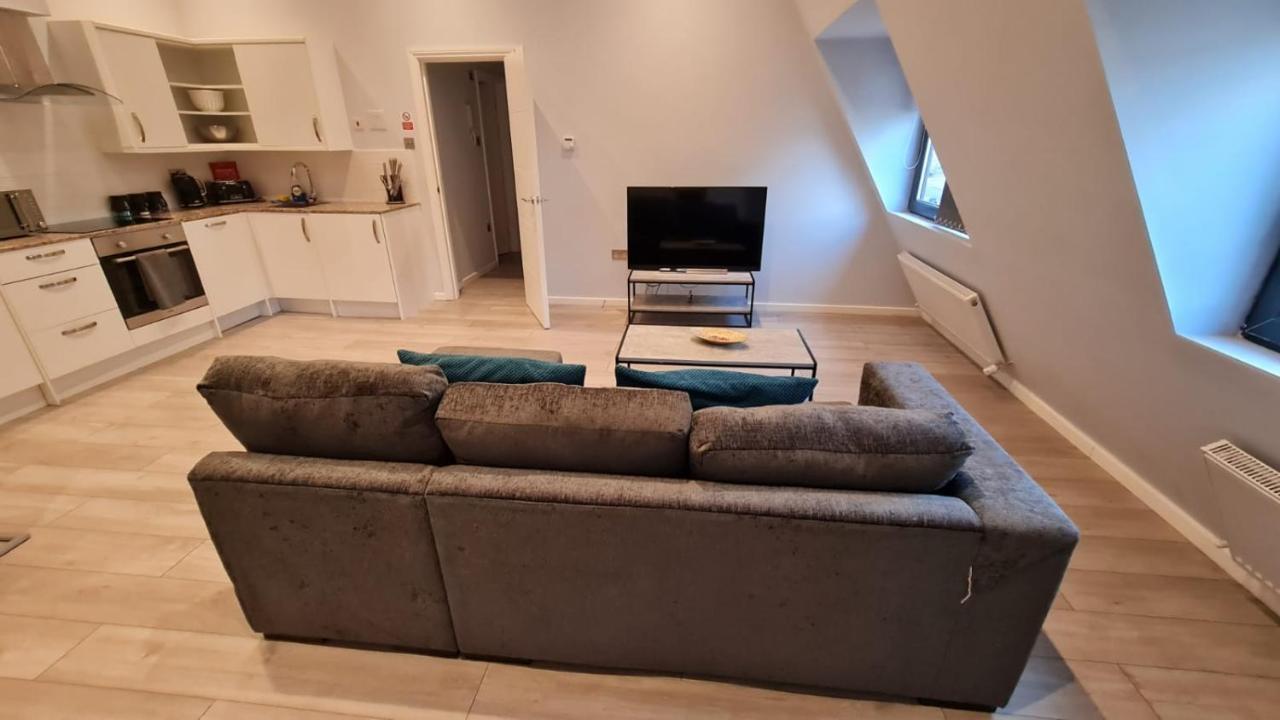 Cosy Flats Near Heathrow, Group Bookings Available With Parking Space Hounslow Exteriör bild