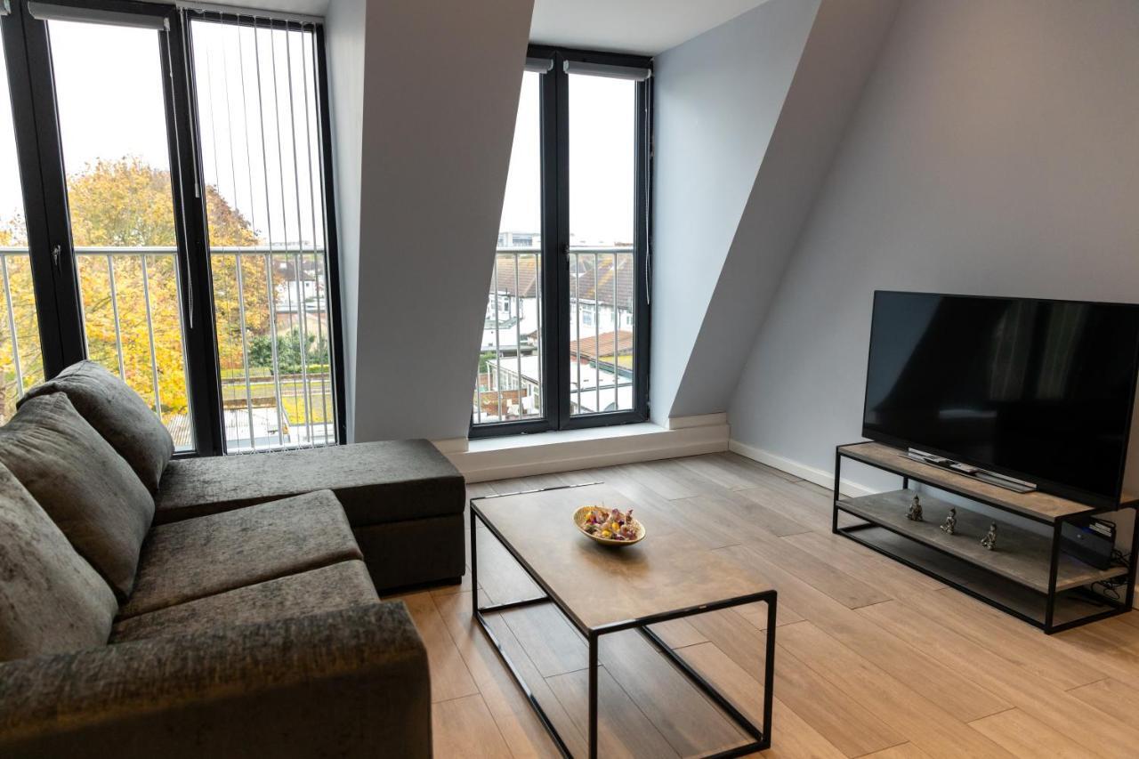 Cosy Flats Near Heathrow, Group Bookings Available With Parking Space Hounslow Exteriör bild